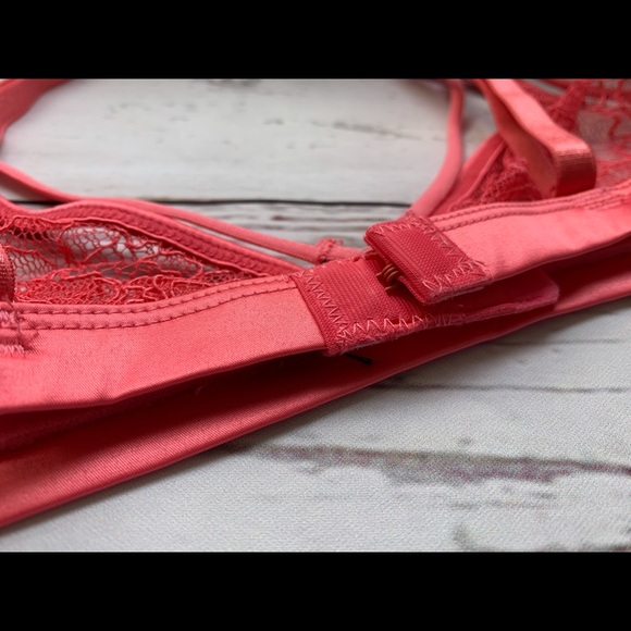 Small, Coral pink soft lace bra and strappy panty - Picture 4 of 9